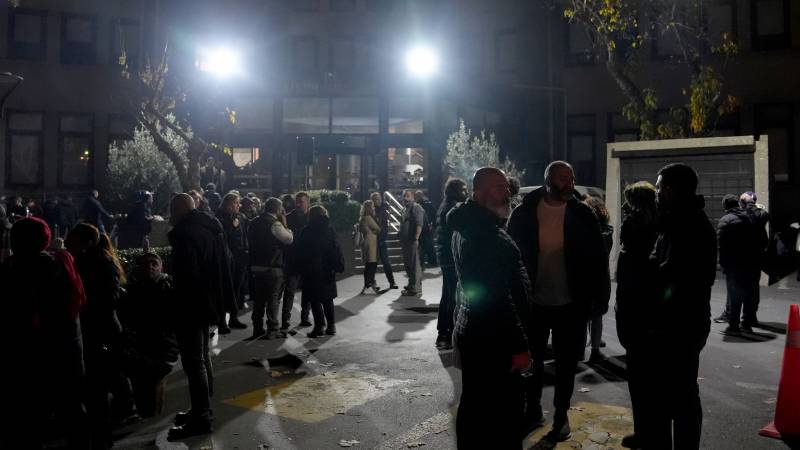 Kadıköy Belediyesi işçilerinin aldığı grev kararı bir dakika sürdü